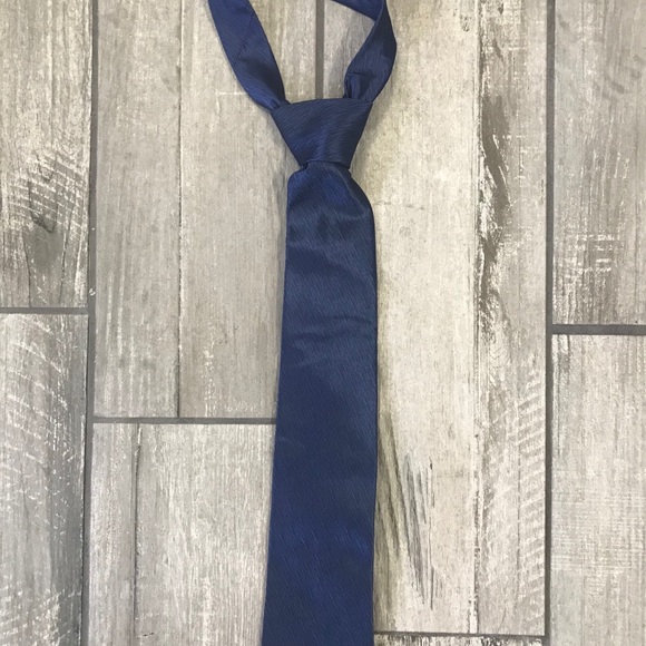 Shimmering Navy Tie - Picture 4 of 4